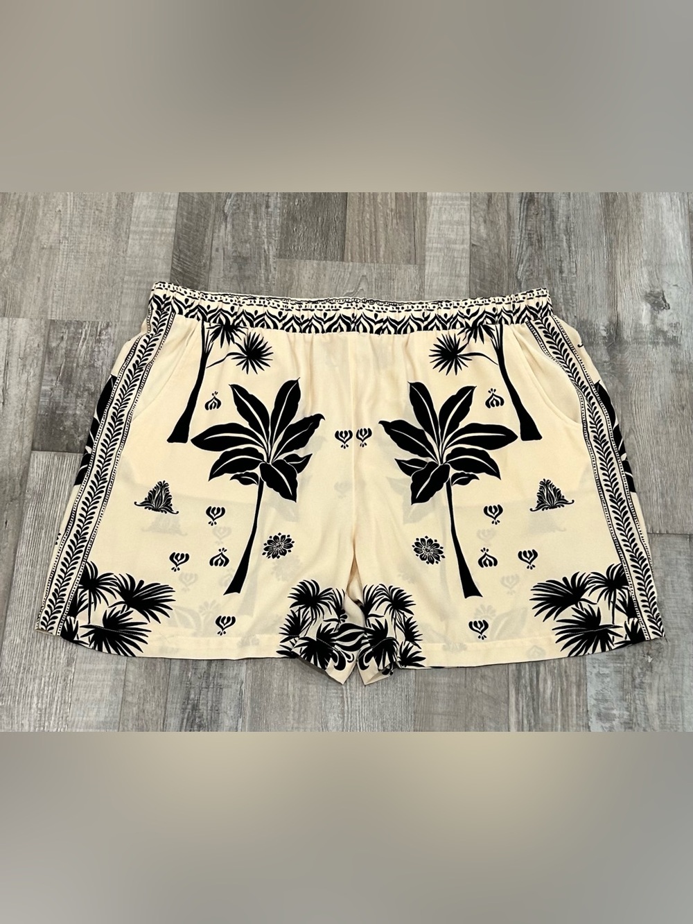 Cabi Pull On Shorts
